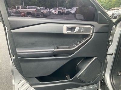 2021 Ford Explorer Base