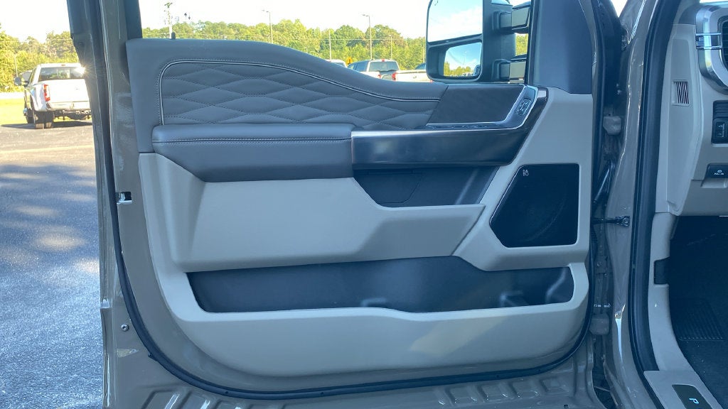 2027 Ford F-250SD Platinum