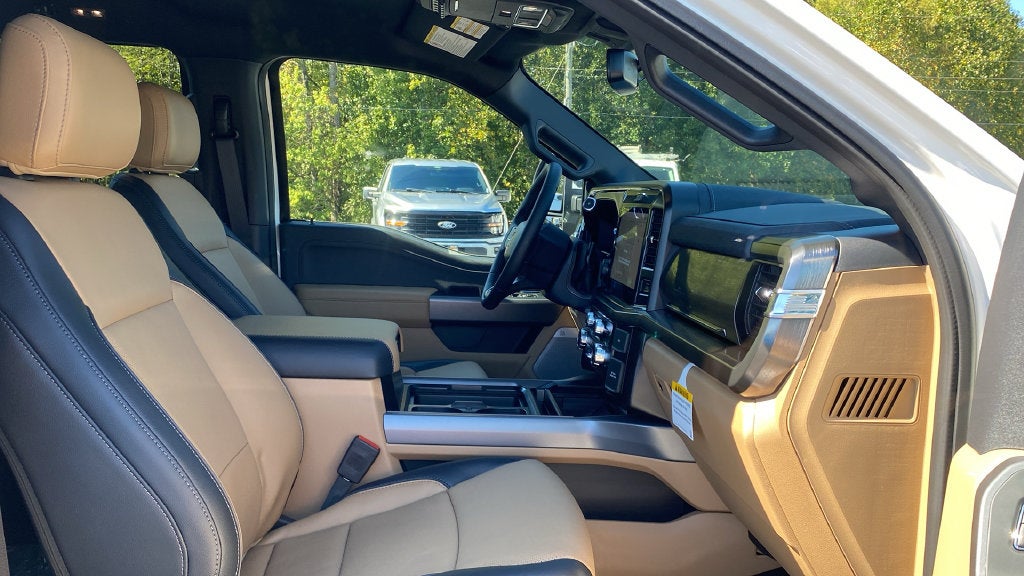 2027 Ford F-350SD Lariat