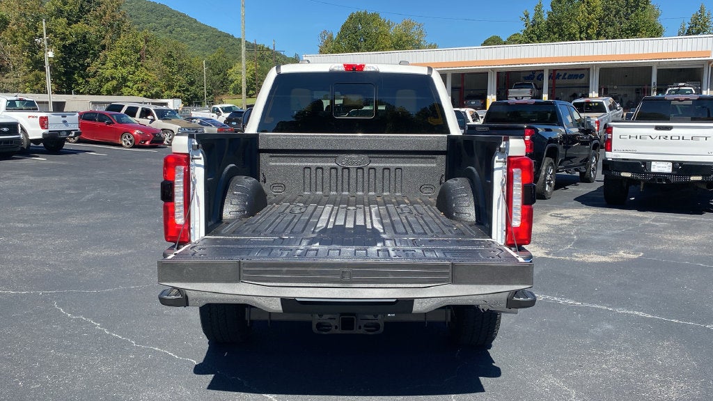 2027 Ford F-350SD Lariat