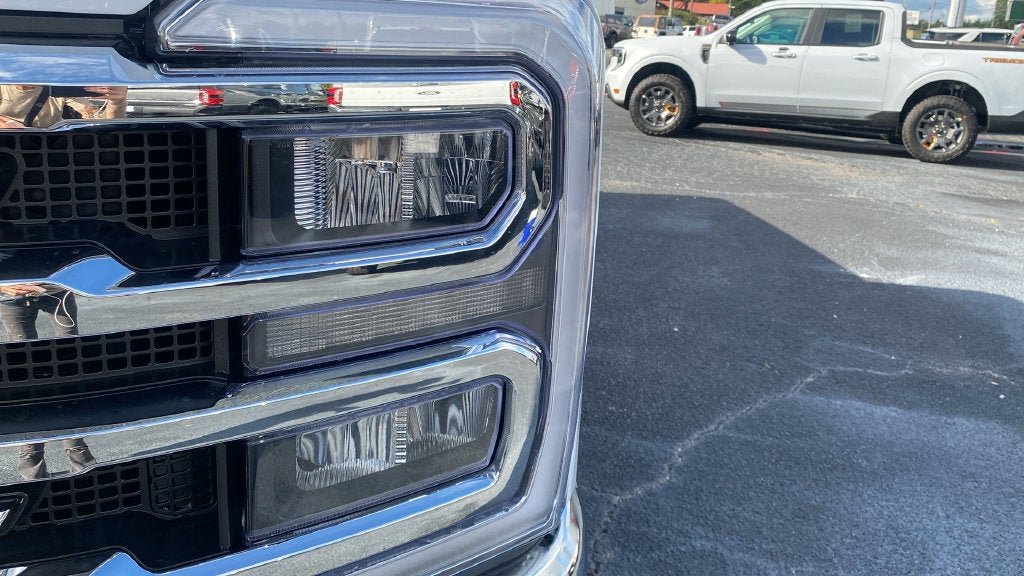 2027 Ford F-350SD Lariat