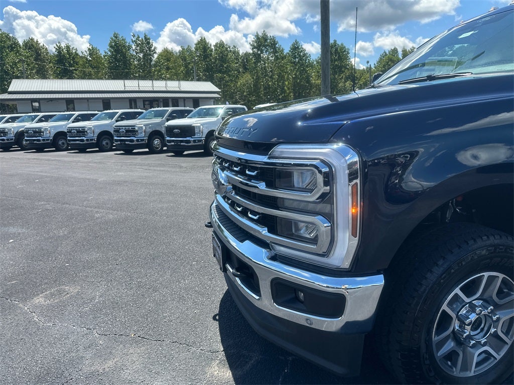 2025 Ford F-350SD Lariat