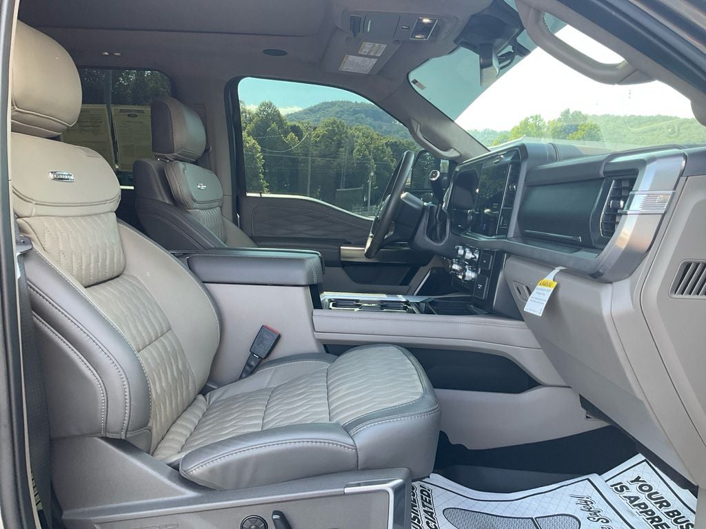 2025 Ford F-350SD Platinum DRW