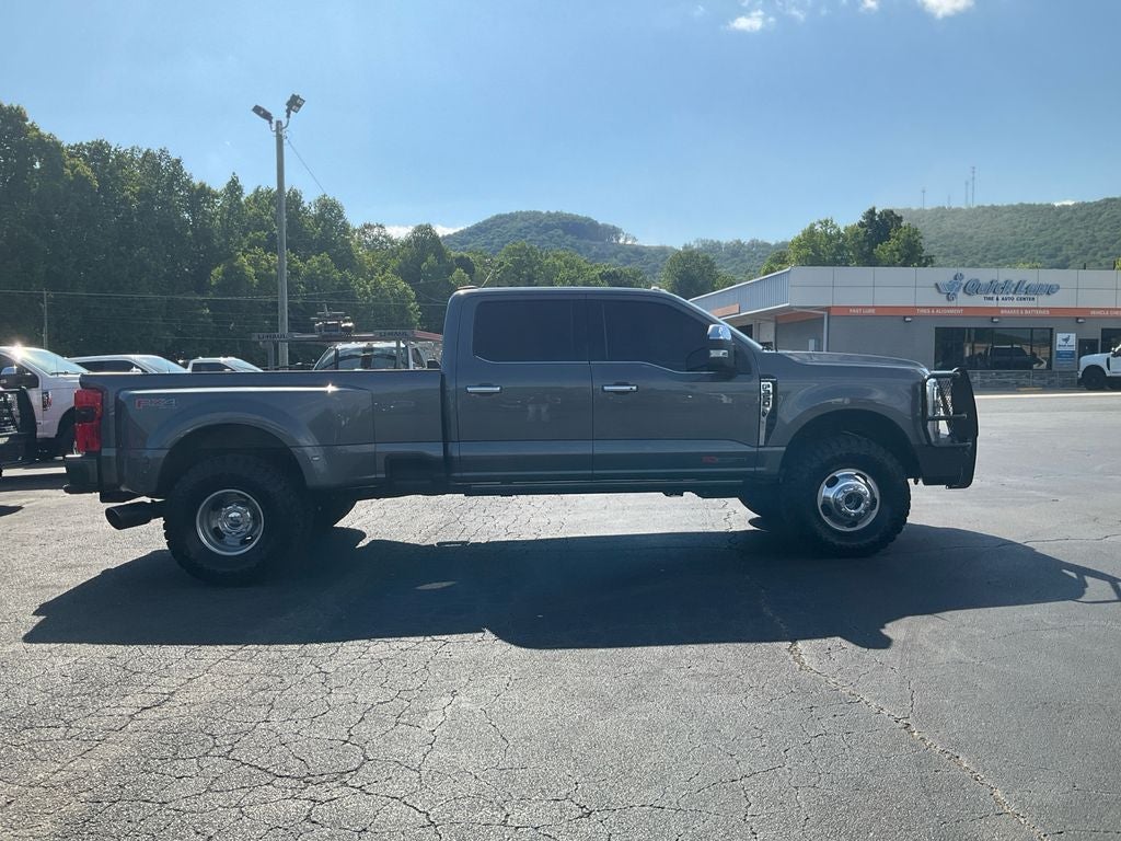 2025 Ford F-350SD Platinum DRW
