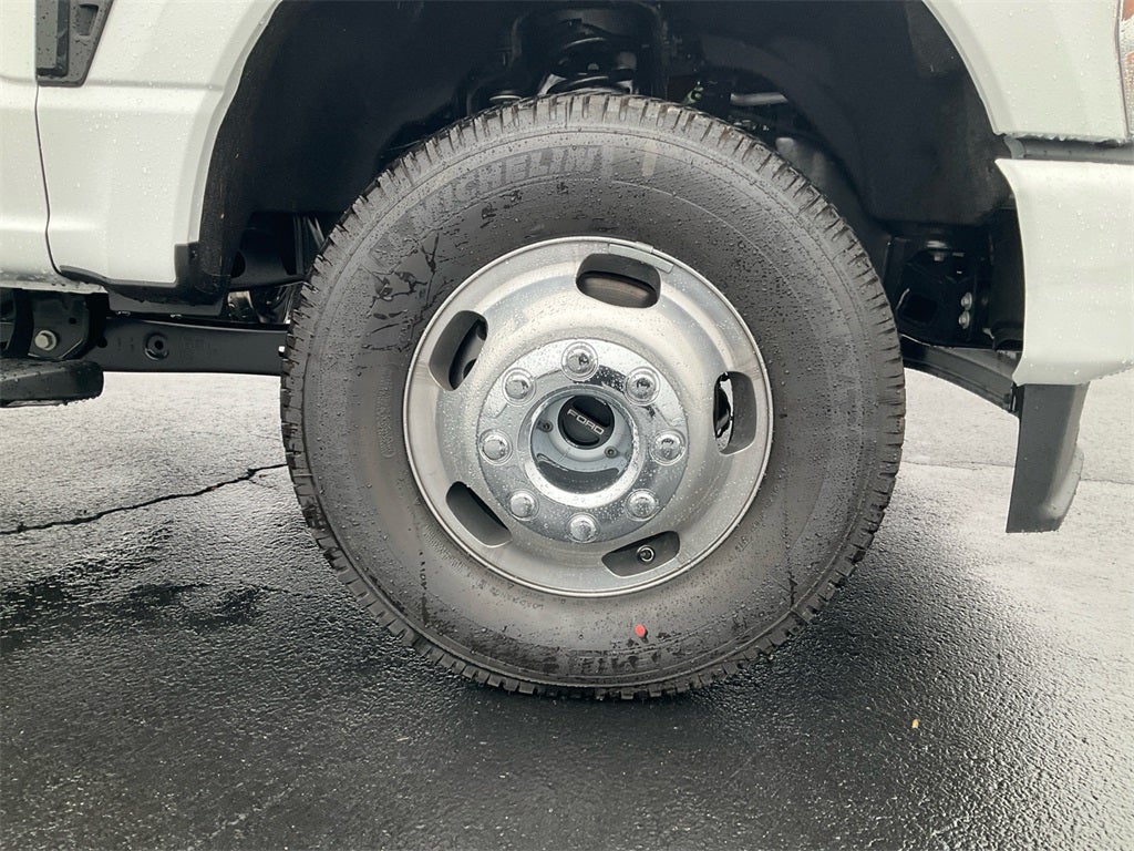 2026 Ford F-350SD XL STX DRW- Skirted Flatbed