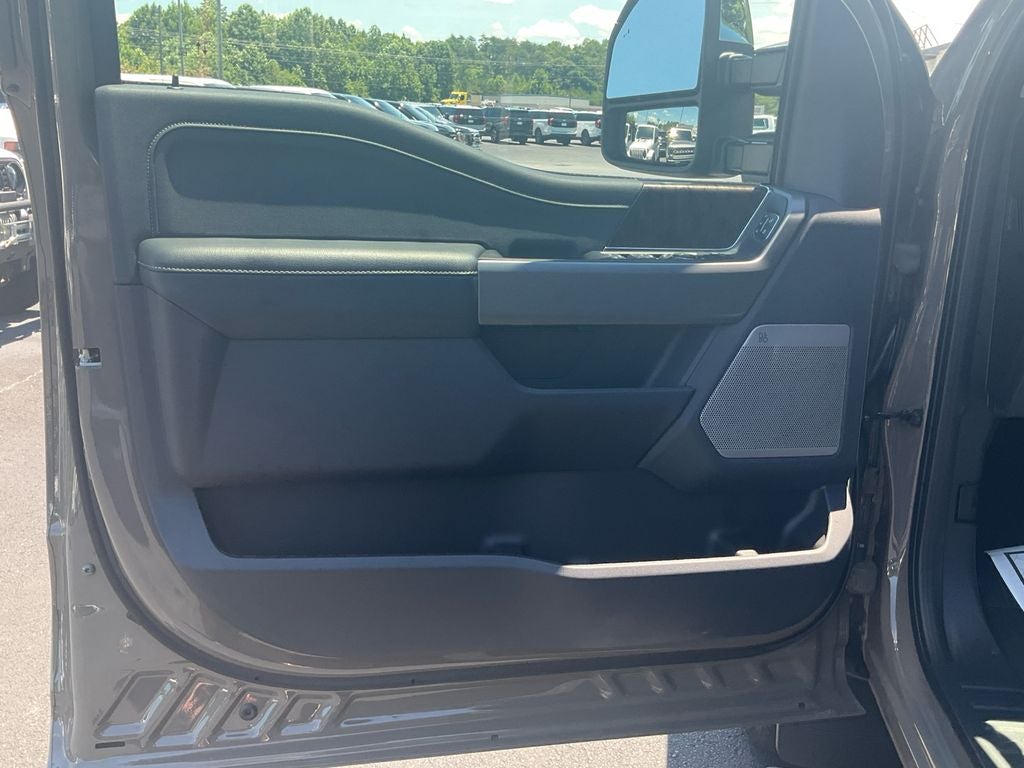 2026 Ford F-350SD Lariat DRW