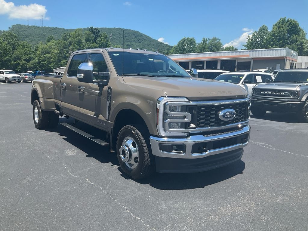 2026 Ford F-350SD Lariat DRW