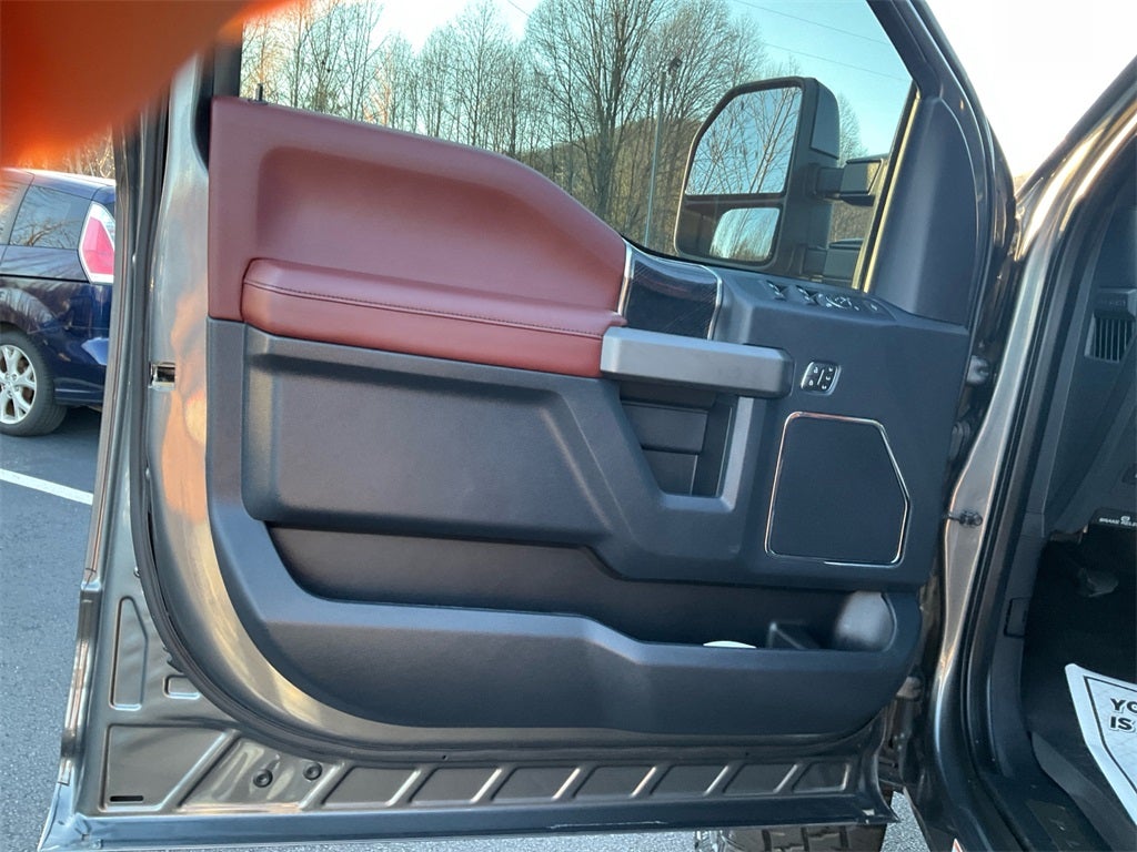 2022 Ford F-450SD Platinum DRW
