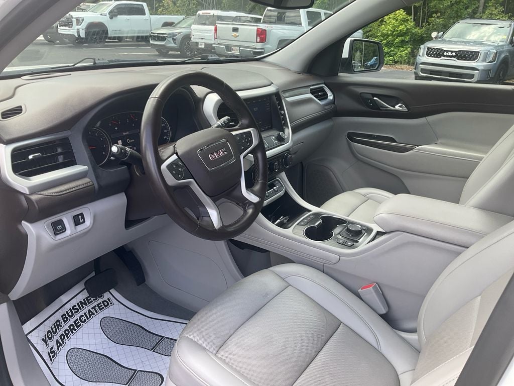 2023 GMC Acadia SLT