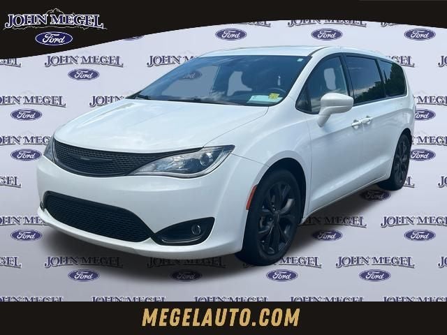2020 Chrysler Pacifica Touring