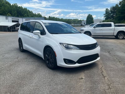 2020 Chrysler Pacifica Touring