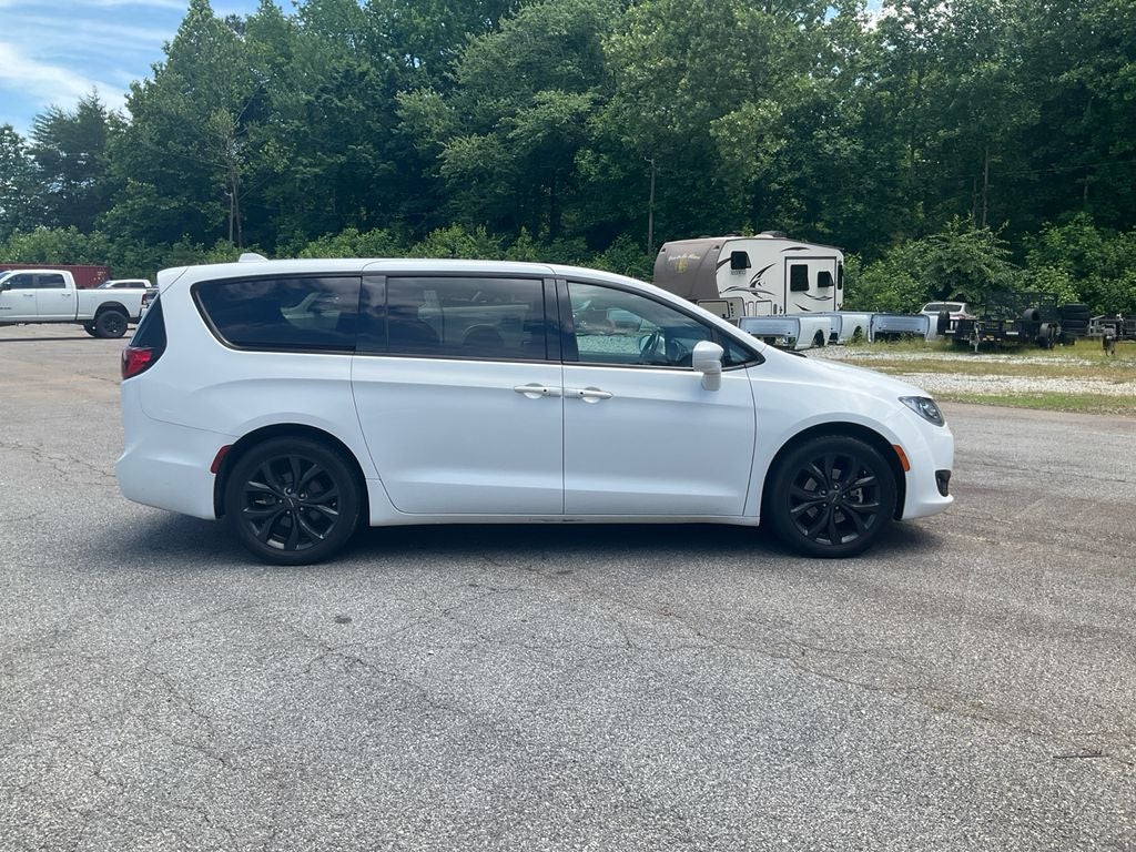 2020 Chrysler Pacifica Touring