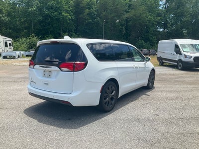 2020 Chrysler Pacifica Touring