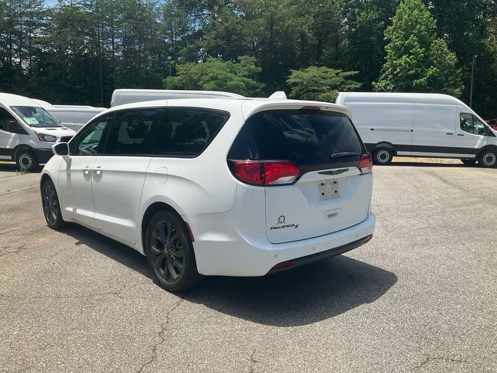 2020 Chrysler Pacifica Touring