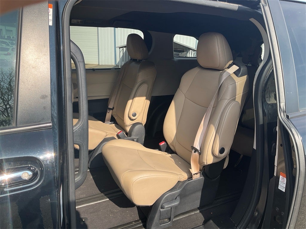 2021 Toyota Sienna XLE 8 Passenger