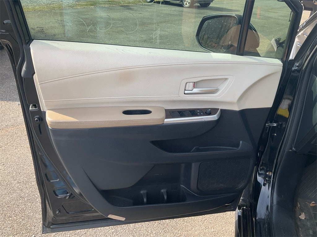 2021 Toyota Sienna XLE 8 Passenger