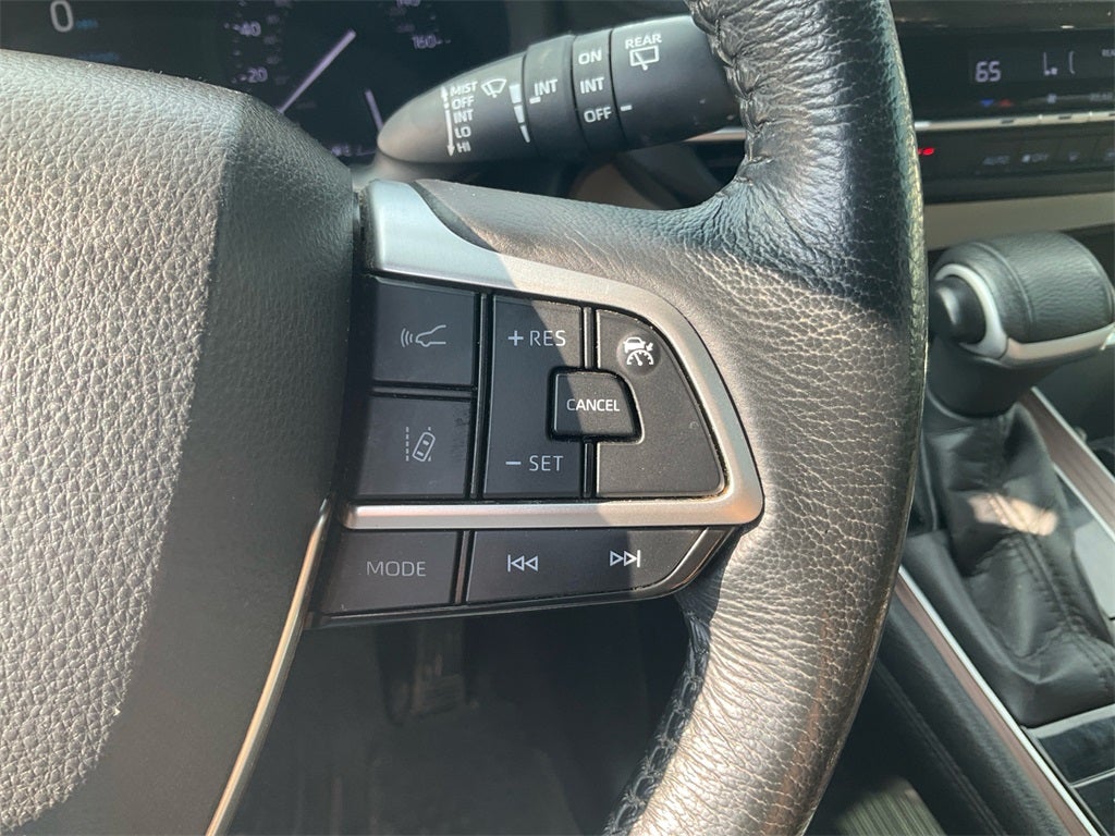 2021 Toyota Sienna XLE 8 Passenger