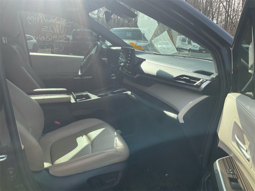 2021 Toyota Sienna XLE 8 Passenger
