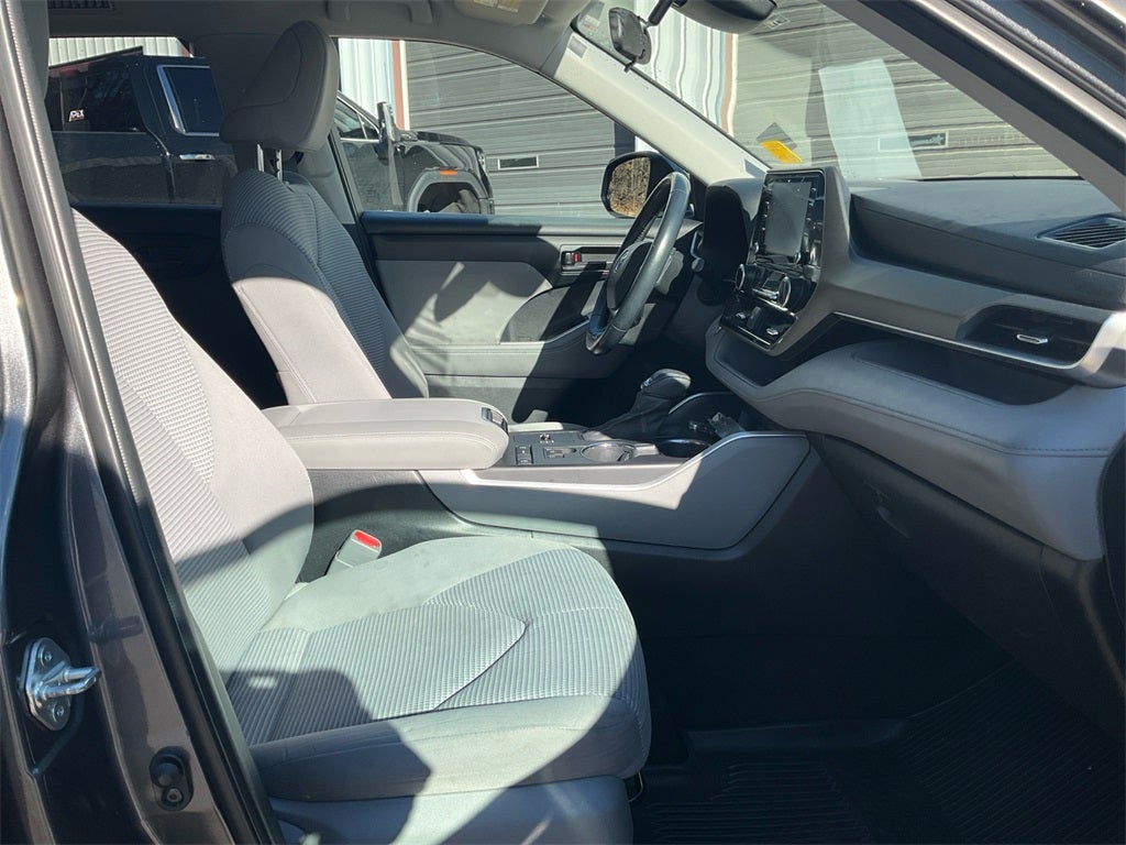 2021 Toyota Highlander LE