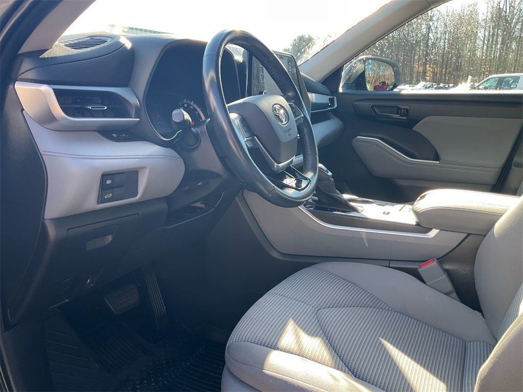 2021 Toyota Highlander LE