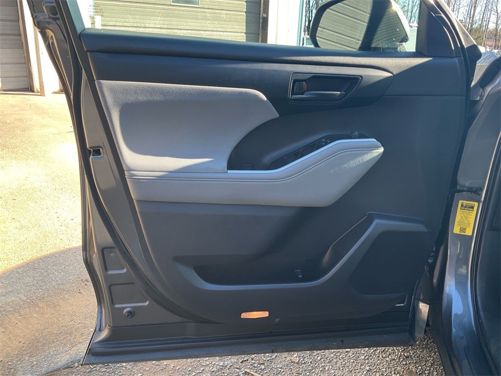 2021 Toyota Highlander LE