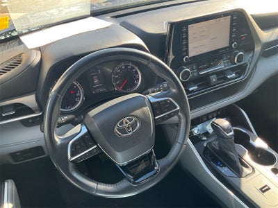 2021 Toyota Highlander LE