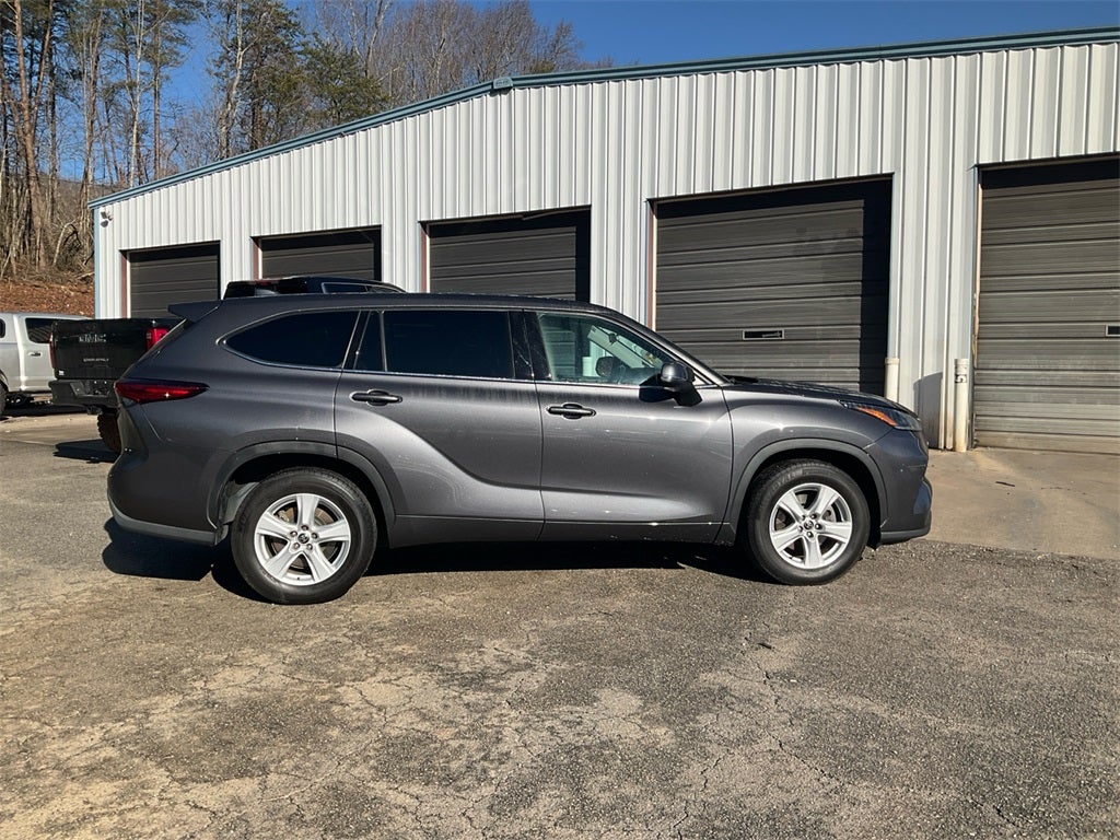 2021 Toyota Highlander LE