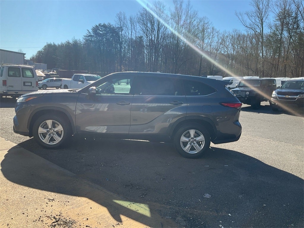 2021 Toyota Highlander LE