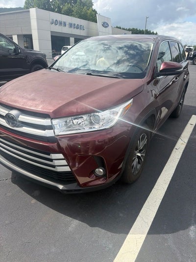 2017 Toyota Highlander Base