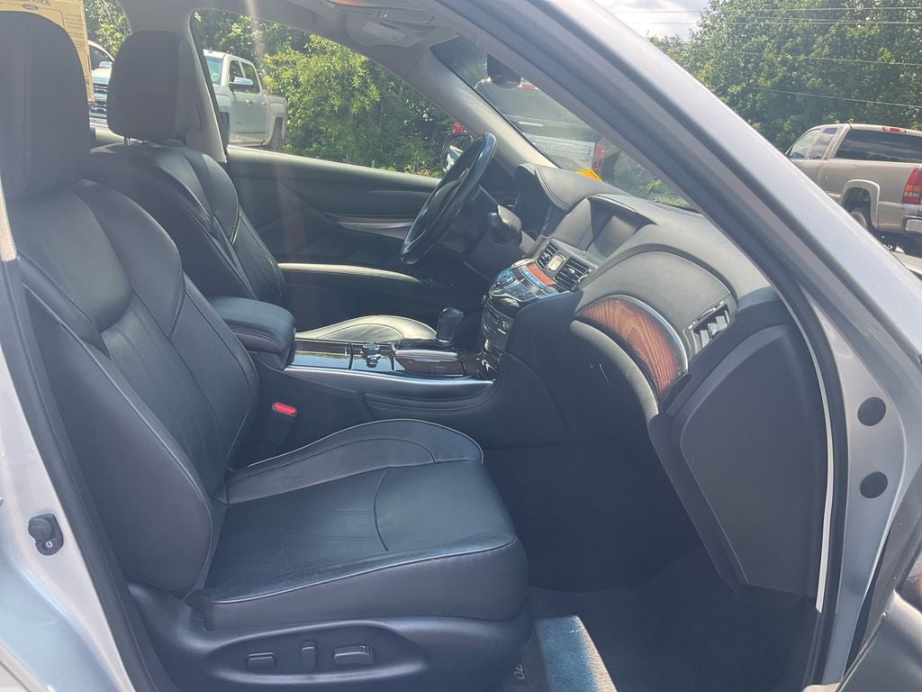 2016 INFINITI Q70L 3.7