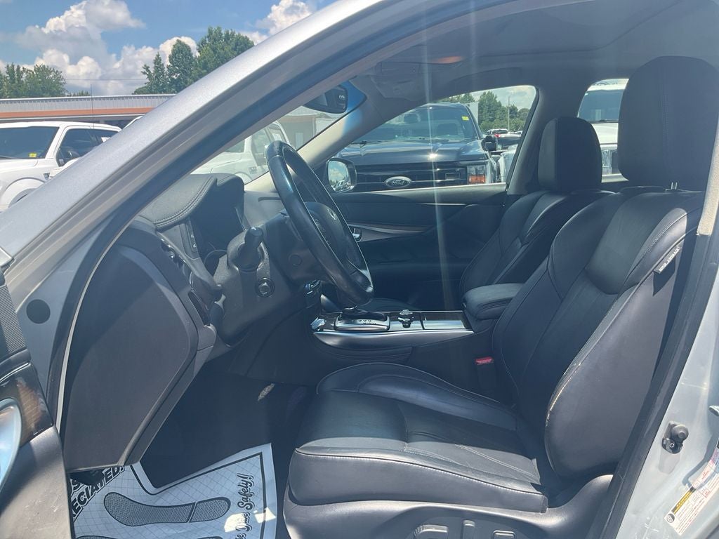 2016 INFINITI Q70L 3.7