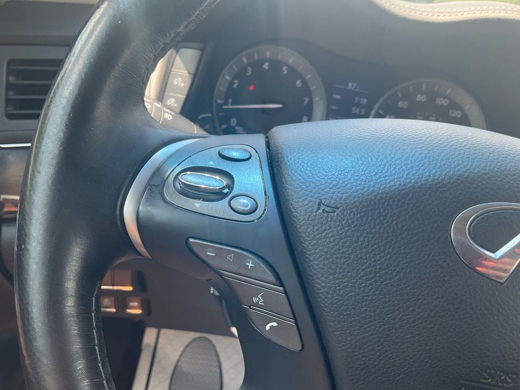 2016 INFINITI Q70L 3.7