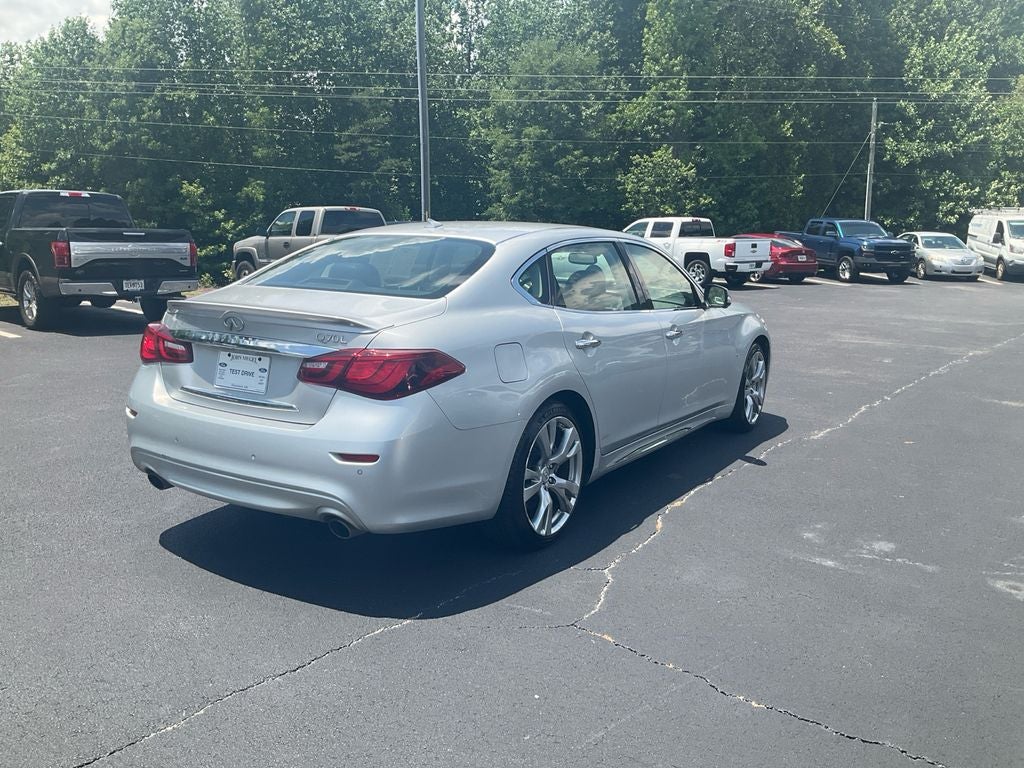2016 INFINITI Q70L 3.7