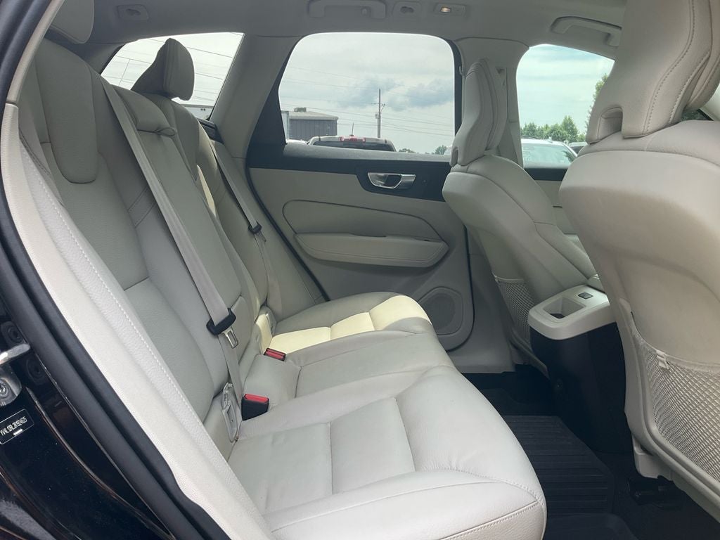 2024 Volvo XC60 B5 Plus Dark Theme
