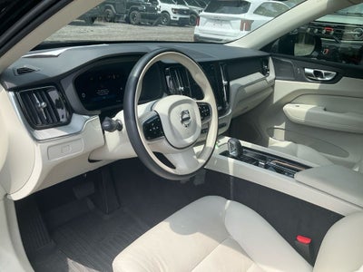2024 Volvo XC60 B5 Plus Dark Theme