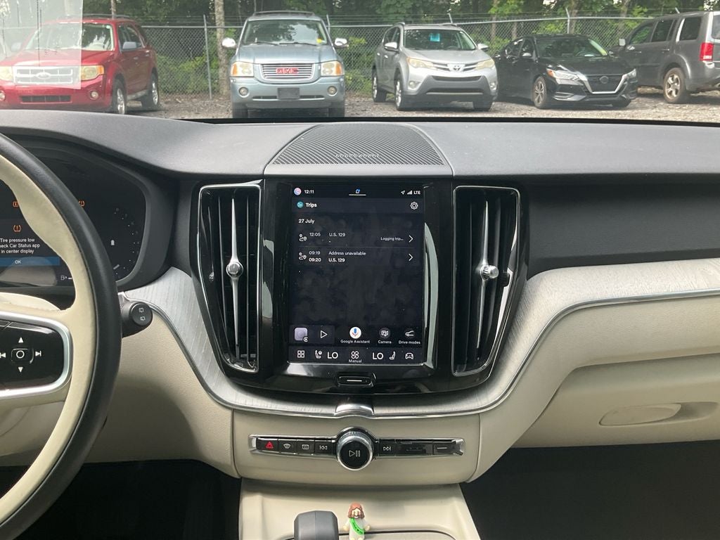 2024 Volvo XC60 B5 Plus Dark Theme