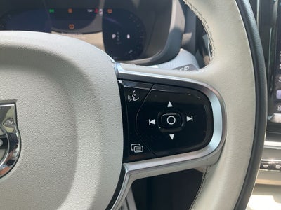 2024 Volvo XC60 B5 Plus Dark Theme