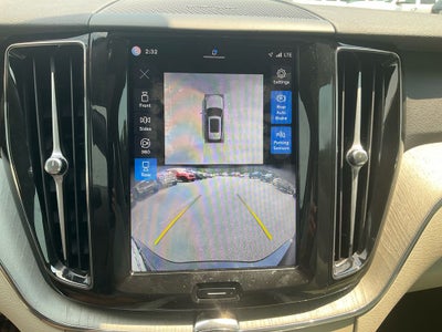 2024 Volvo XC60 B5 Plus Dark Theme